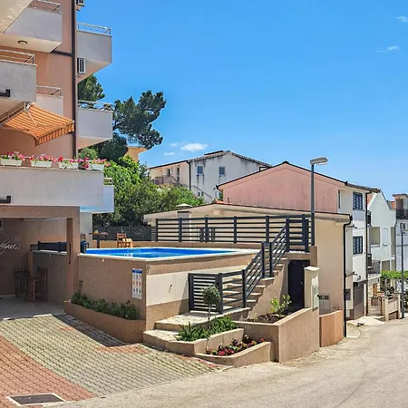 1 Bedroom Nice Apartment In Baska Voda Baška Voda