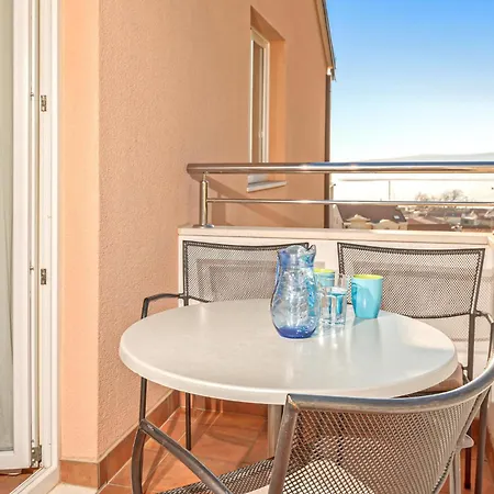 1 Bedroom Nice Apartment In Baska Voda Baška Voda