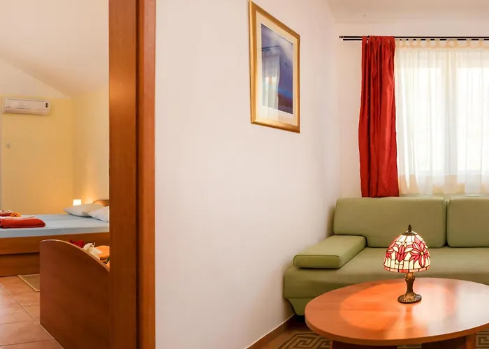 Apartman 1 Bedroom Nice Apartment In Baska Voda