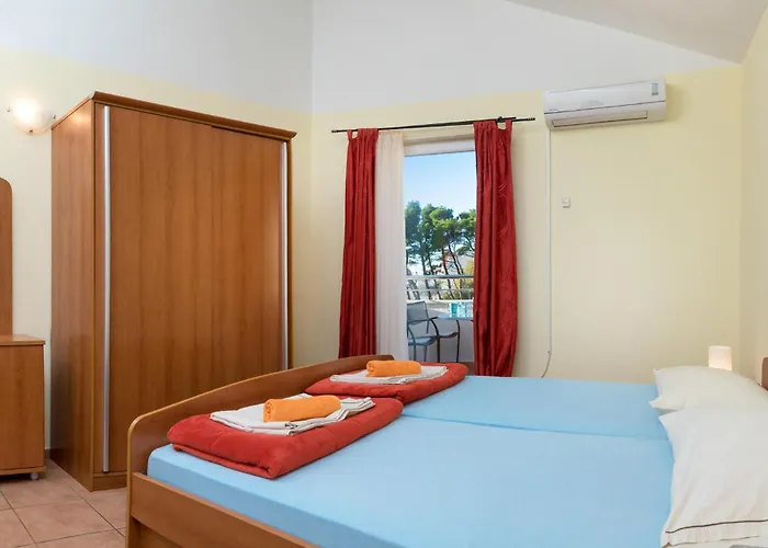 1 Bedroom Nice Apartment In Baska Voda Apartman