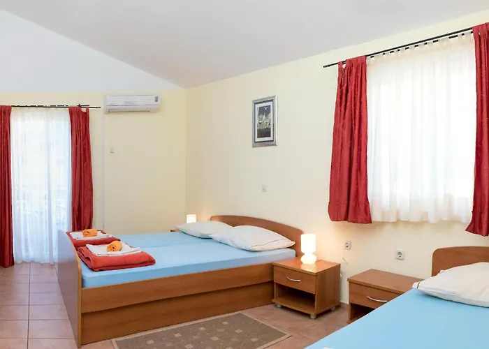 Apartman 1 Bedroom Nice Apartment In Baska Voda *