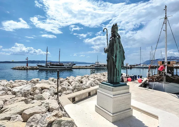 Apartman 1 Bedroom Nice Apartment In Baska Voda *