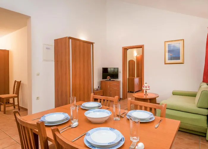 1 Bedroom Nice Apartment In Baska Voda * Baška Voda