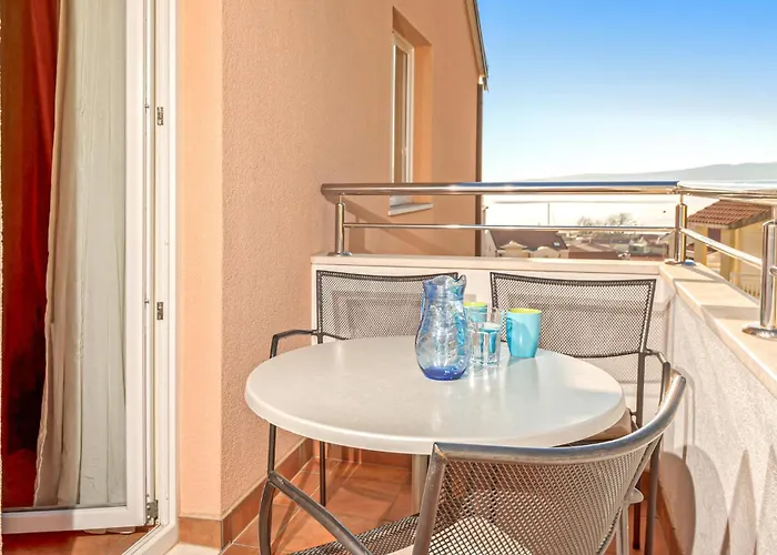 1 Bedroom Nice Apartment In Baska Voda Baška Voda